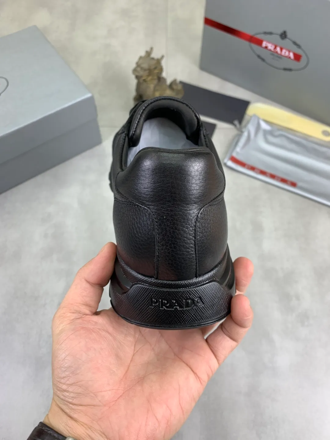 Men's men's shoes💰P580💰【New model】Top quality, new popular models on the official website, which will never go out of style for a century,🆘 The trendy brand (Prada) mainly promotes popular models, avant-garde and versatile fashionable men's shoes, private version molding, cowhide surface splicing 1:1 oil edge processing... fashionable and simple, original imported cowhide interior cowhide feet; the atmosphere and personality are more fashionable, eye-catching and pursuing class. It will subvert old ideas and be a must-have for fashionistas who want to spend time with you! Must keep it! High-end comfort, high-end quality workmanship. Size: 38-44 Various colors available. full package